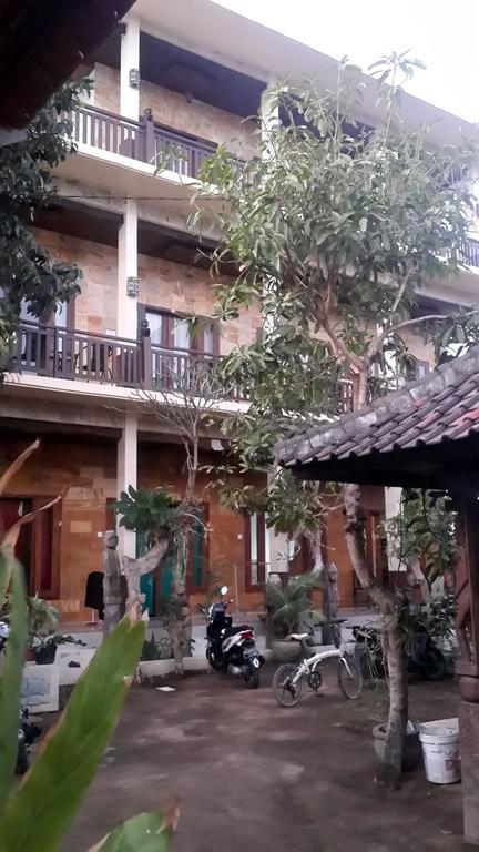 Kubu B'Dauh Homestay Легиан Экстерьер фото